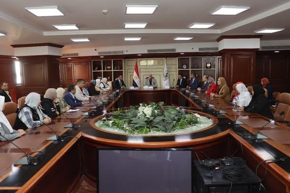 محافظ بني سويف يشهد توقيع بروتوكول تعاون بين مديرية الصحة وجمعية شُريان العطاء في مجال التُبرع بالدم