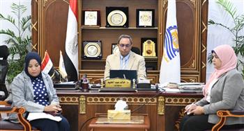 محافظ قنا يبحث مع مساعد وزير التنمية المحلية دعم التكتلات الاقتصادية 