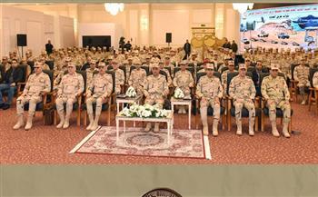 وزير الدفاع يلتقي مقاتلي قوات حرس الحدود ويكرم عددًا من المتميزين