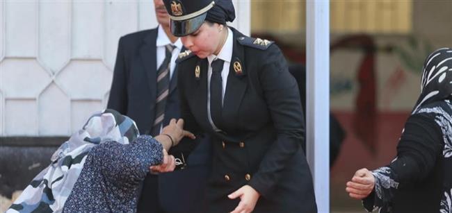 تنظيم حاسم ورعاية إنسانية.. حضور مميز للشرطة النسائية في جولة الإعادة بانتخابات النواب