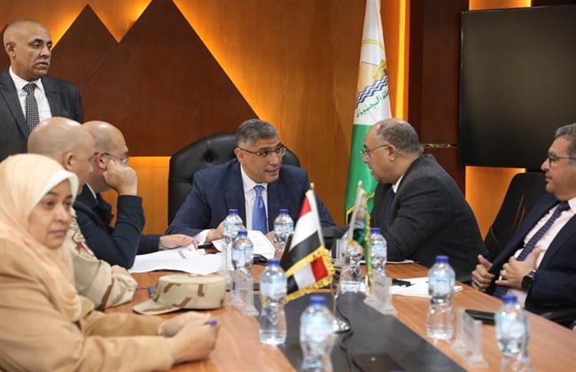 محافظ الجيزة يتابع انتظام انتخابات مجلس النواب بـ7 دوائر من داخل مركز السيطرة