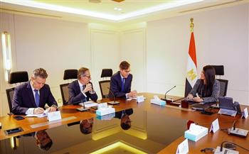 "المشاط" تستقبل النائب الأول لرئيس البنك الأوروبي لإعادة الإعمار والتنمية لبحث نتائج الزيارة