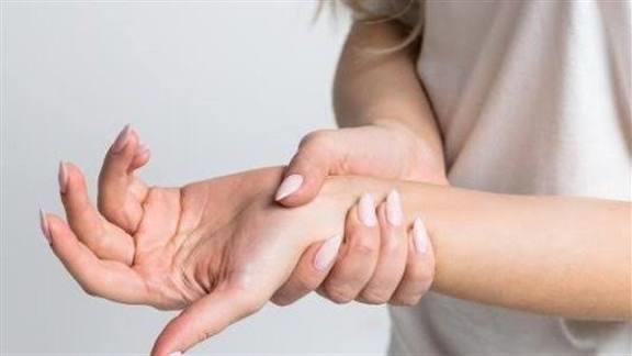 أهم الأعراض الشائعة للإصابة بالروماتيزم