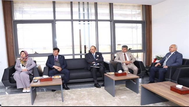 محافظ دمياط والسفير اللاتفي يبحثان تعزيز التعاون الاقتصادي والتجاري بين الجانبين  