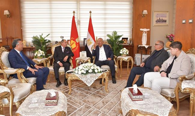 تفاصيل جلسة محافظ بورسعيد مع مجلس إدارة النادي المصري  