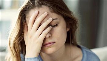 هل أفكارك وراء شعورك بالضغط النفسي؟.. اعرفي ذاتك