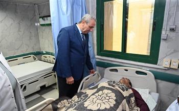 محافظ الغربية يطمئن على مصابي حادث مروري عقب نقلهم للمستشفى