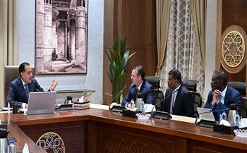 رئيس الوزراء يلتقي رئيس قسم الأصول الأساسية والبلدان الناشئة في شركة "شيفرون"