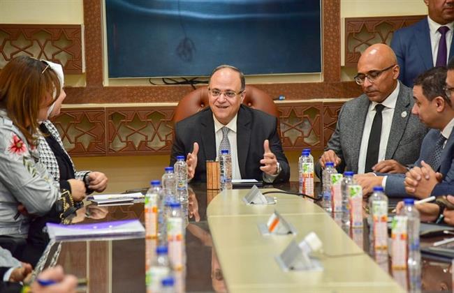 هيئة الدواء تبحث مع ممثلي الصيدليات تعزيز ضوابط صرف الأدوية المخدرة