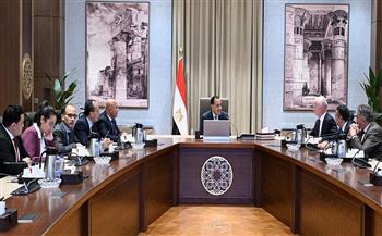رئيس الوزراء يلتقي رئيس مجموعة "فيكا" الفرنسية لاستعراض خطط التوسع في قطاع الأسمنت بمصر