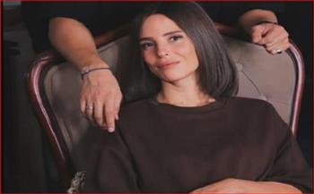 إيمان العاصي تطرح سؤالا مثيرًا للجدل: لية التبني حرام؟