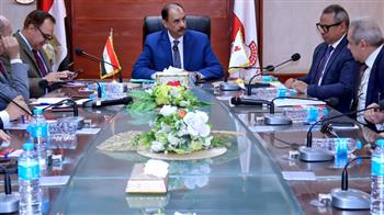 محافظ سوهاج يلتقي أعضاء مجلس الشيوخ 