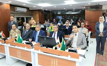 محافظ الجيزة يتابع أعمال غلق لجان انتخابات مجلس النواب في اليوم الأول من داخل مركز السيطرة 