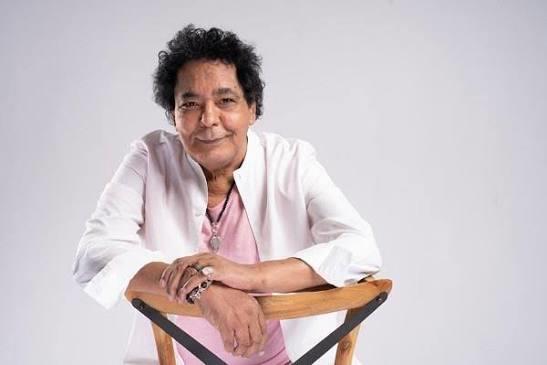 محمد منير مدافعا عن الست: ادوها وادونا فرصة نشوف الاختلاف قبل الهجوم على العمل وصناعة