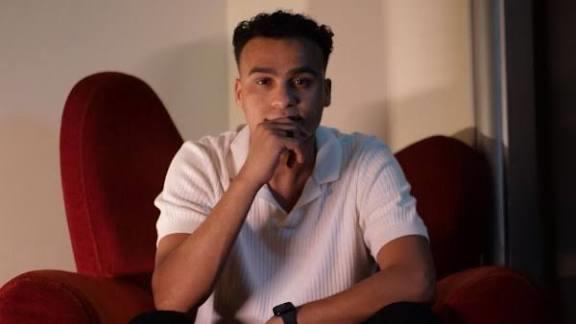 مصطفى حدوتة يلفت الأنظار بإطلالتين مختلفتين