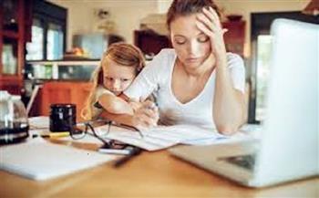 للأمهات العاملات.. نصائح ذهبية للتغلب على الشعور بالذنب واستعادة توازنك النفسي