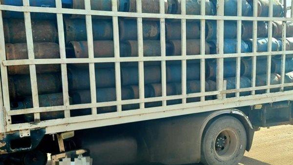 ضبط مستودع غاز لتجميعه 55 ألف أسطوانة غاز للبيع بالسوق السوداء في البحيرة