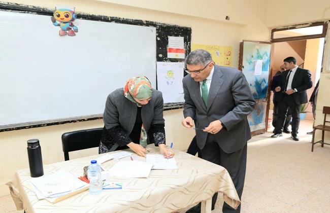 محافظ الجيزة يُدلي بصوته في انتخابات مجلس النواب 2025 