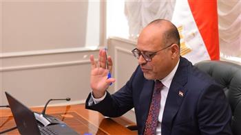 وزير العمل يشهد تسليم إعانات ومستحقات لأسر ضحايا ومصابي عمالة غير منتظمة في 3 محافظات