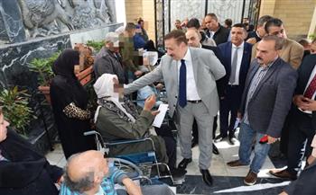 محافظ المنوفية يسلم 45 كرسي متحرك ومساعدات مالية وعينية لذوي الهمم 