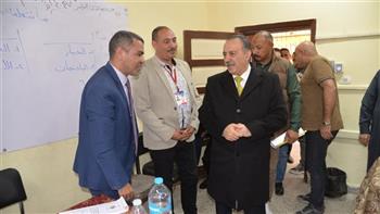 محافظ أسيوط يتابع سير التصويت في اليوم الثاني والأخير لإعادة انتخابات النواب