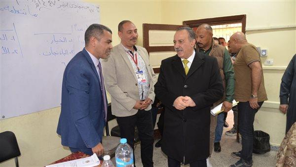 محافظ أسيوط يتابع سير التصويت في اليوم الثاني والأخير لإعادة انتخابات النواب
