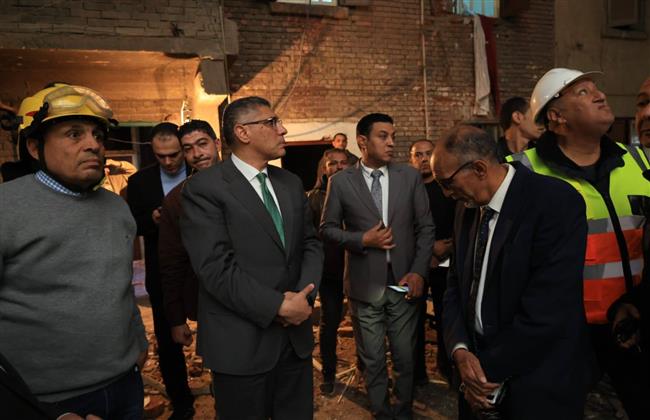 محافظ الجيزة يتفقد موقع حادث ماسورة الغاز بعقار سكني في إمبابة