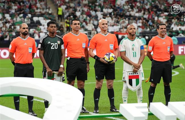كأس العرب.. انطلاق لقاء الجزائر أمام الإمارات في ربع النهائي