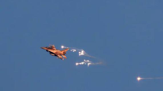 سلاح الجو الإسرائيلي يبدأ بقصف أهداف لحزب الله في لبنان