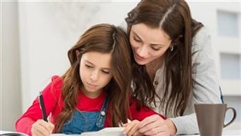 للأمهات العاملات..كيف تديرين وقتك أثناء أيام الدراسة وقرب الامتحانات؟