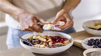 5 أطعمة تعيد عقارب الزمن وتمنح بشرتك عمر أصغر