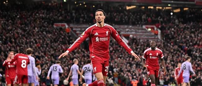 مهاجم ليفربول: عندما تلعب للريدز عليك أن تفوز دائمًا.. وصلاح صنع الهدف ببراعة