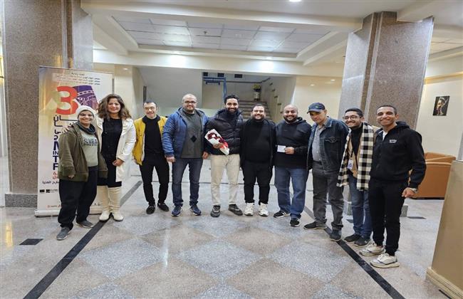 عرض «يمين في أول شمال» يحصد جوائز مهرجان المنيا الدولي للمسرح