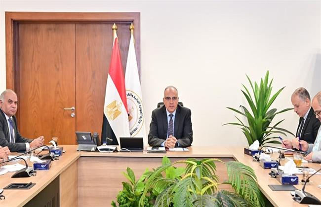 وزير الري يتابع موقف مشروعات الخطة الاستثمارية للعام المالي 2025-2026