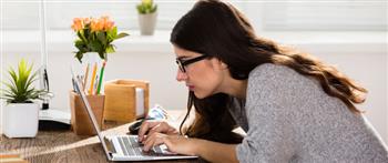 3  مخاطر للجلوس لفترات طويلة