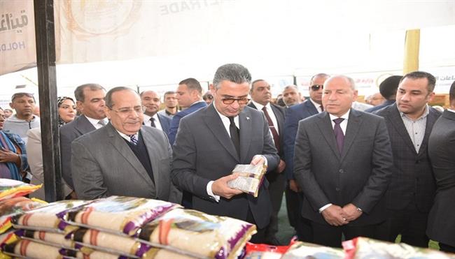 سوق اليوم الواحد بالمرج.. 40 باكية و10 سيارات متنقلة لتوصيل السلع بأسعار مخفضة