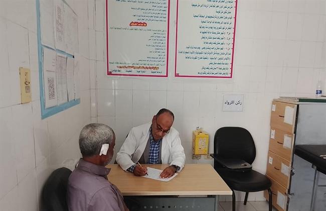 الكشف على 184 حالة خلال قافلة طبية مجانية بوحدة الأمل الصحية بالقصير