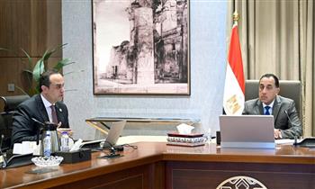 رئيس الوزراء يُتابع مع رئيس هيئة الرعاية الصحية استعدادات المرحلة الثانية للتأمين الصحي الشامل