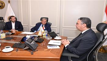 وزير التموين يبحث مشروع تحويل مخلفات مصانع السكر إلى منتجات ورقية