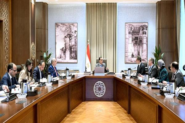 "الحكومة" تبحث وضع حلول جذرية للمشكلات المالية لـ"ماسبيرو" والصحف القومية 