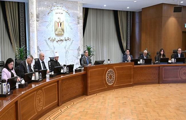 رئيس الوزراء يتابع زيادة الخدمات والأنشطة بالمحافظات الحدودية