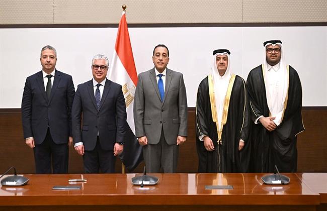 أول استثمار صناعي قطري باقتصادية قناة السويس.. رئيس الوزراء يشهد توقيع عقد مشروع إنتاج وقود الطائرات المستدام 