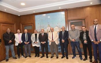 محافظ بورسعيد يبحث الاستعدادات النهائية لبدء التشغيل الفعلي لمنظومة النظافة الجديدة