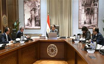 رئيس الوزراء يتابع مستجدات العمل بالمنطقة الاقتصادية لقناة السويس وجهود جذب الاستثمارات