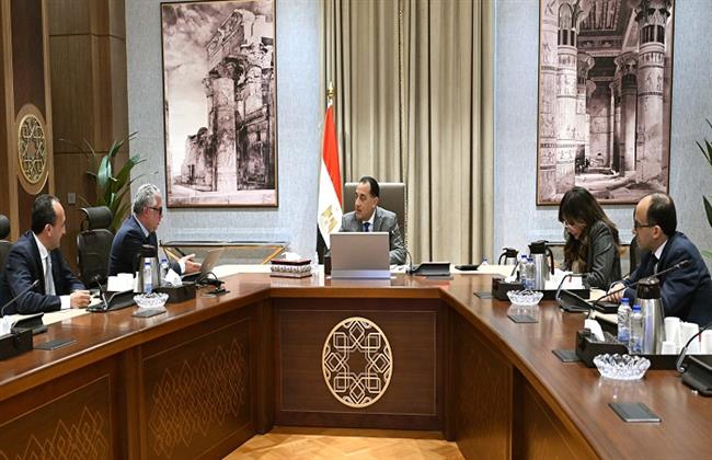 رئيس الوزراء يتابع مستجدات العمل بالمنطقة الاقتصادية لقناة السويس وجهود جذب الاستثمارات