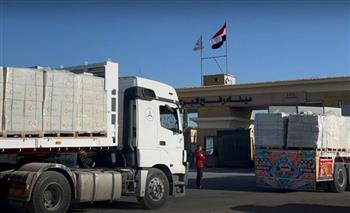 قافلة المساعدات الـ94 تدخل إلى الفلسطينيين بقطاع غزة