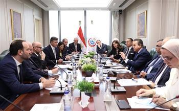 ‎نائب رئيس الوزراء يبحث تعزيز التعاون الاستثماري مع شركتي"إيني" الإيطالية و"سان دوناتو"في القطاع الصحي