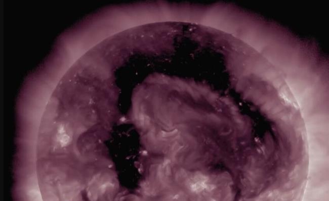 خلال ساعات.. تحذيرات من عواصف مغناطيسية قد تضرب الأرض