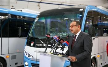 إنتاج "النصر للسيارات".. وزير قطاع الأعمال يشهد تسليم الدفعة الأولى من ميني باص "نصر ستار" 