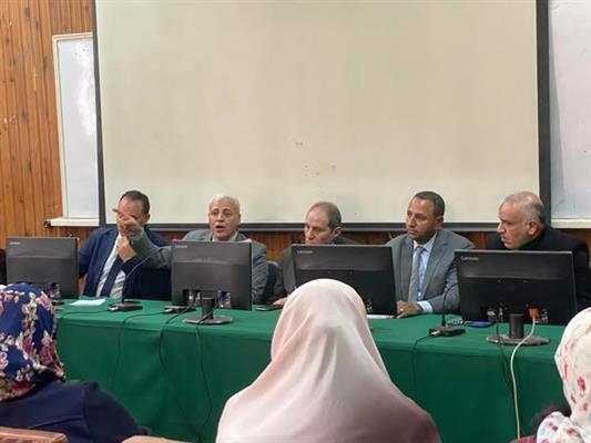 محافظ الشرقية يؤكد ضرورة المتابعة الدورية للأشجار المنزرعة لضمان استدامتها حفاظاً على البيئة 